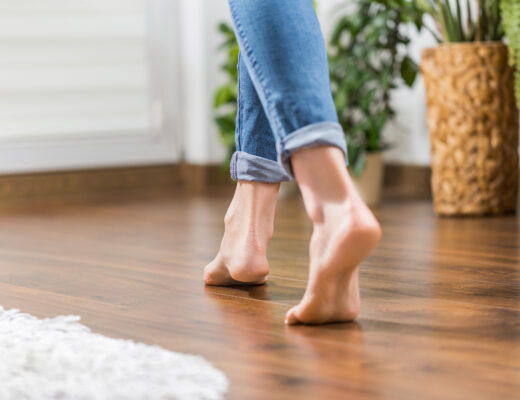 Engineered hardwood flooring is a beautiful and cost-effective flooring choice. Here are the major advantages of this type of flooring.